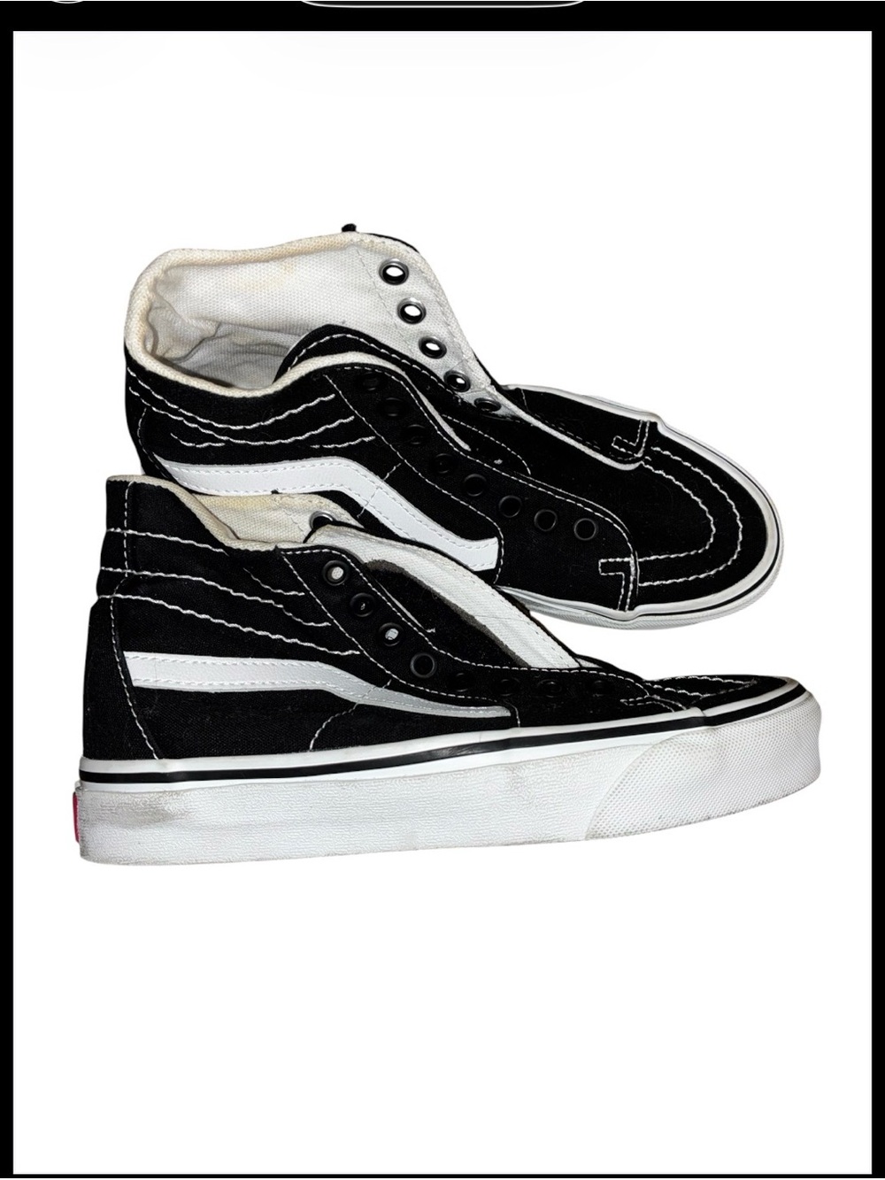 Vans Sk8-Hi sneakers in black with a white sidestripe featuring a suede SZ 4.5